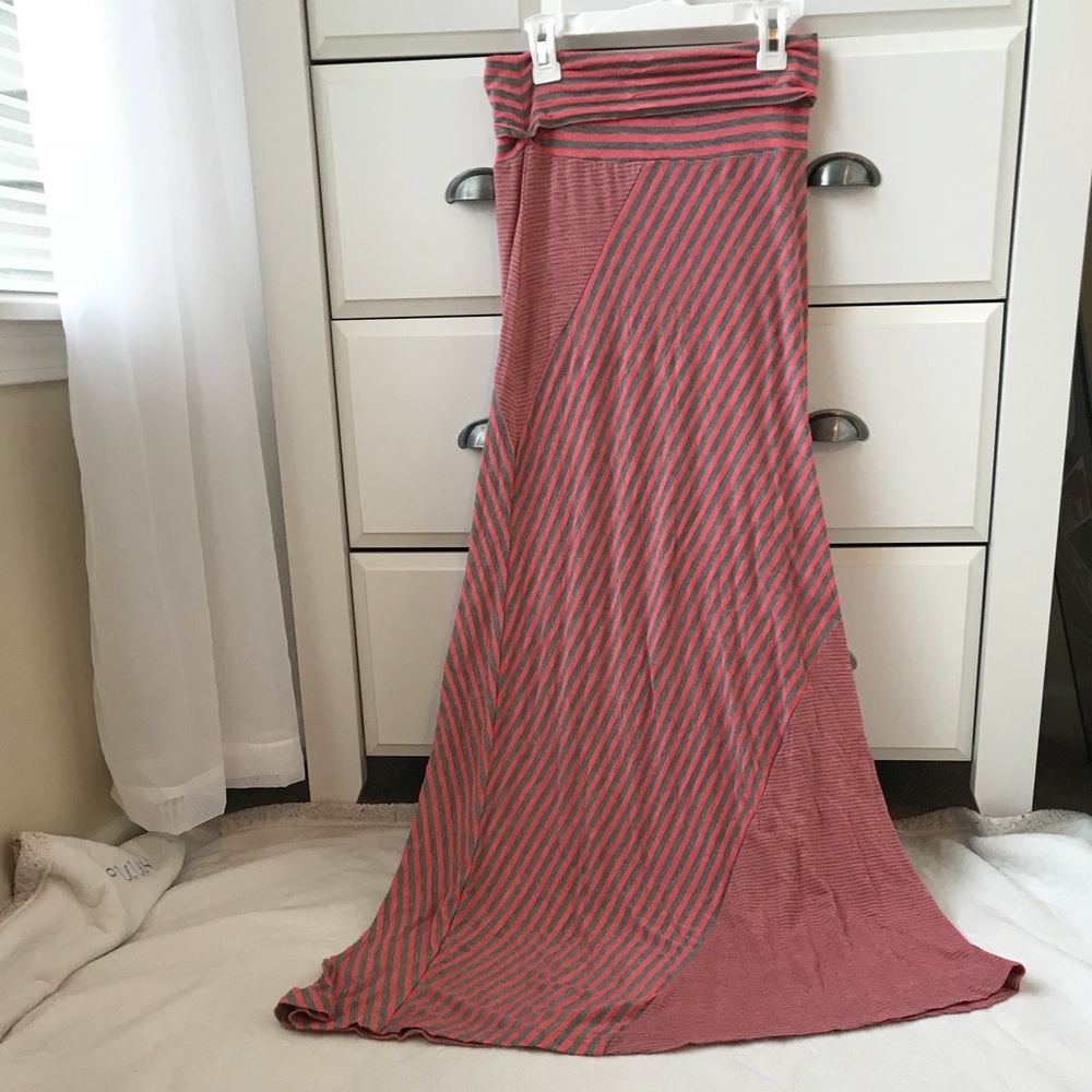 JOE B. Maxi Skirt
